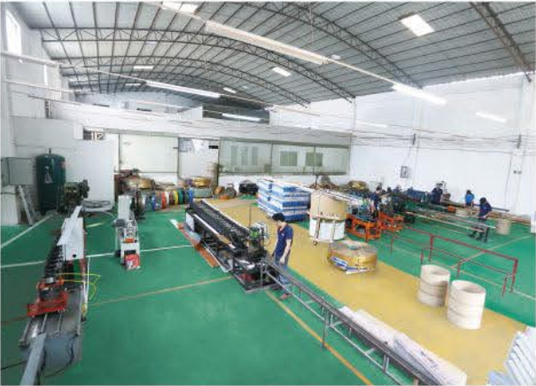 铝天花生产车间